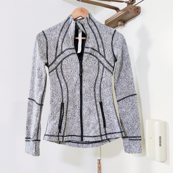 EUC Lululemon Define Jacket Inverted Feathered Jacquard White Black Sz 4 - Picture 2 of 5
